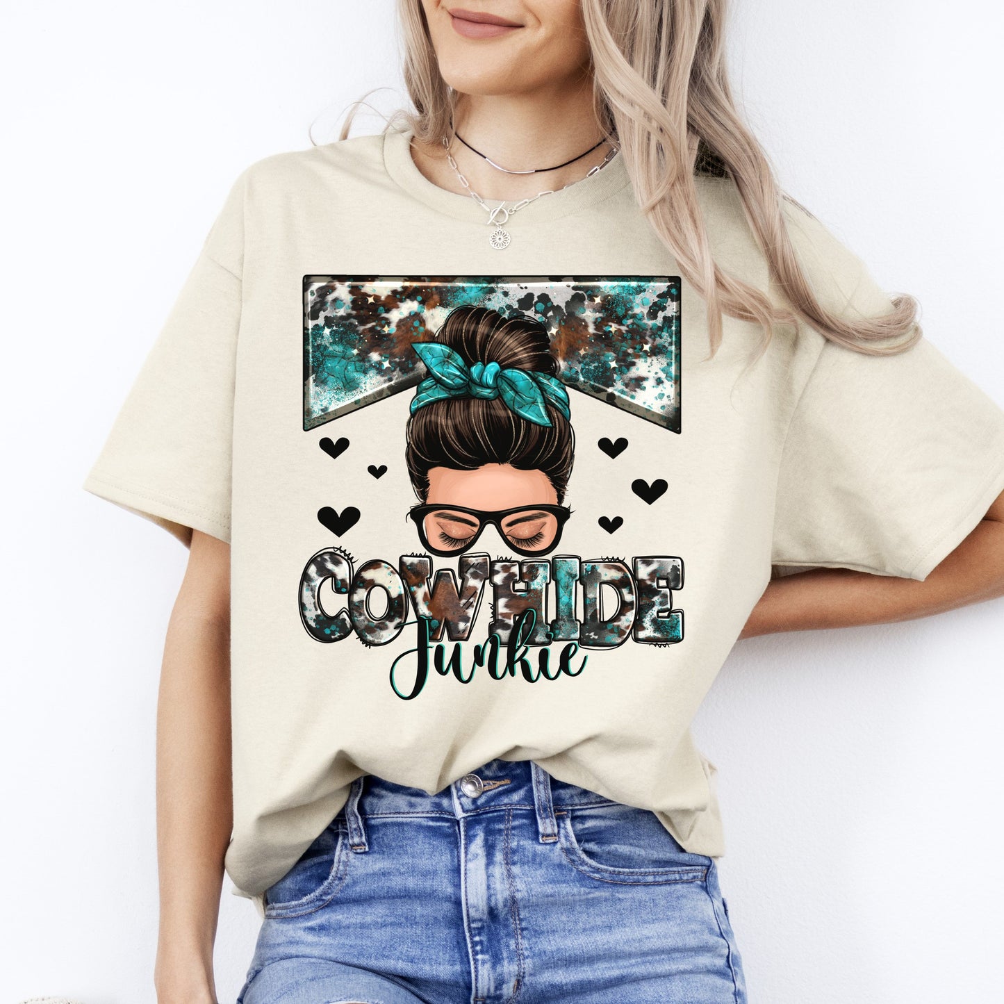 Cowhide junkie messy bun T-Shirt Cow skin junkie Unisex tee White Sand Sport Grey-Sand-Family-Gift-Planet