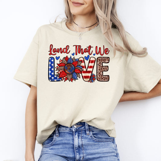 Land that we love T-Shirt gift July 4th American flag patriotic Unisex tee Sand White Sport Grey-Sand-Family-Gift-Planet