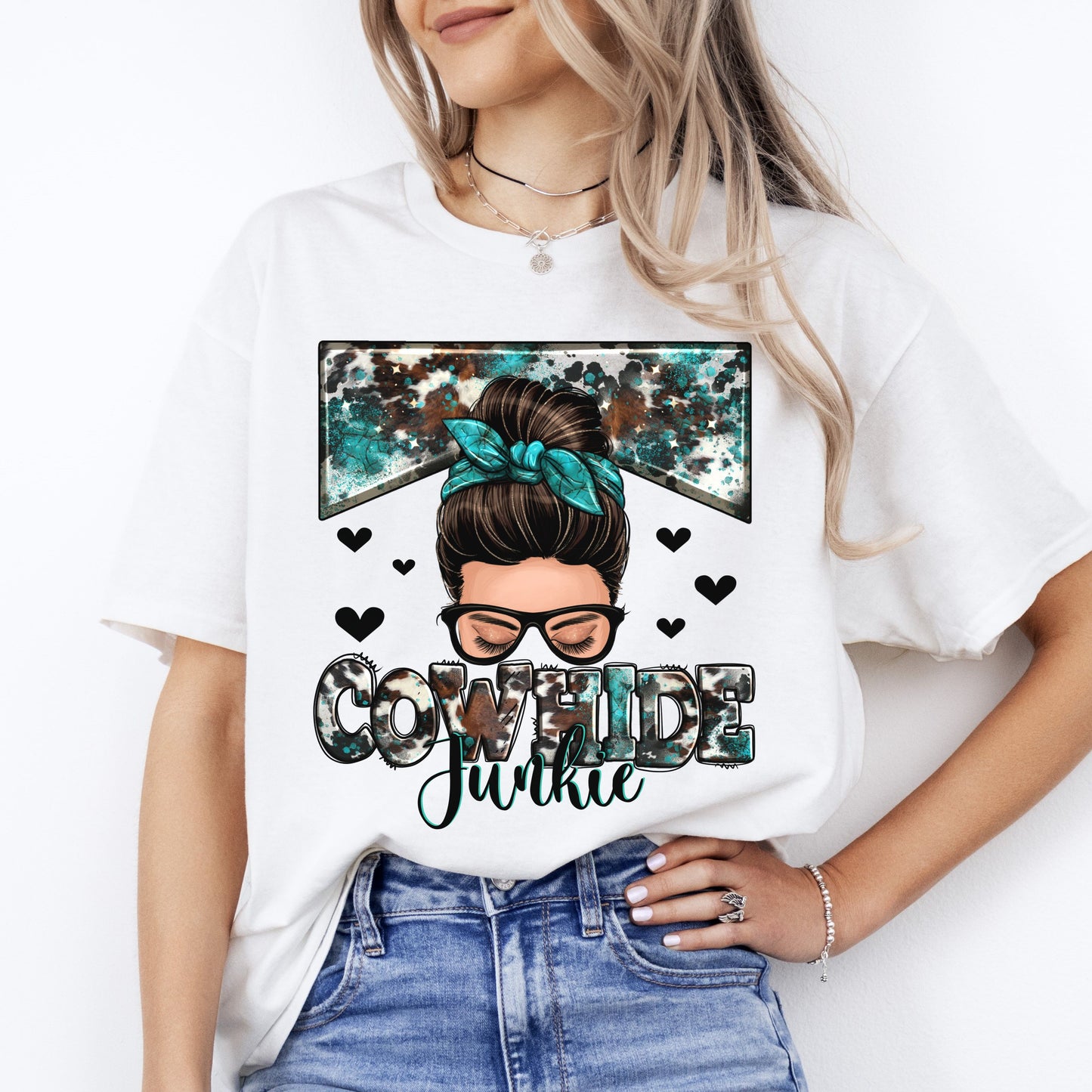 Cowhide junkie messy bun T-Shirt Cow skin junkie Unisex tee White Sand Sport Grey-White-Family-Gift-Planet